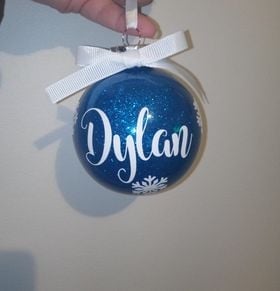 Glitter bauble with vinyl name